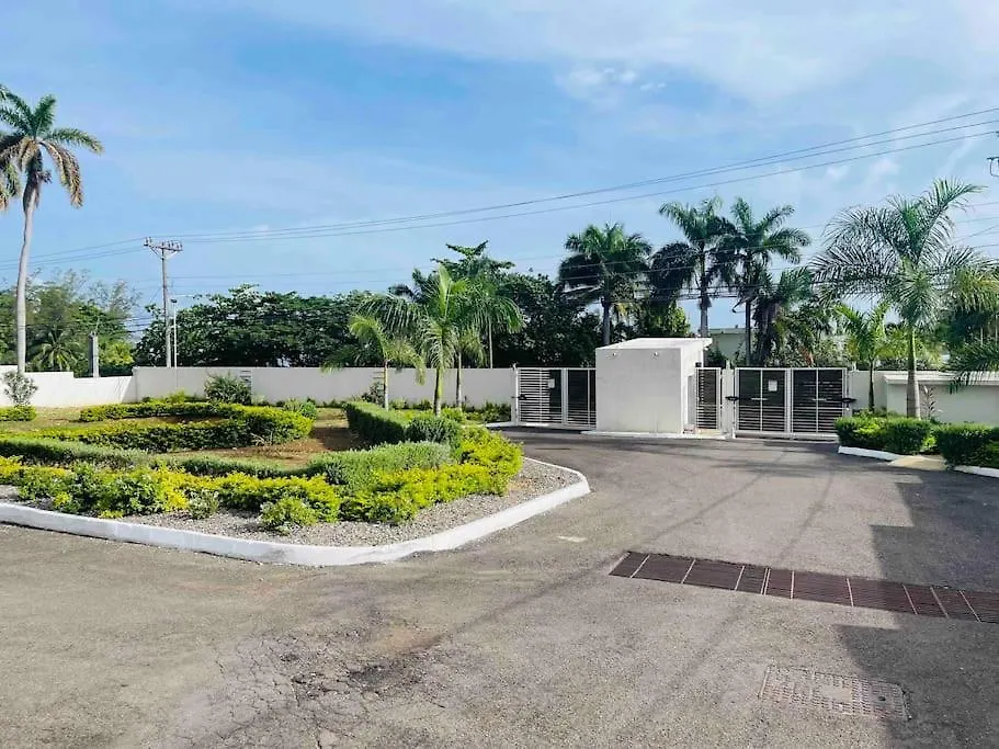 Apt 6Ix - Modern And Airy @ Paradise Bay Apartment Montego Bay